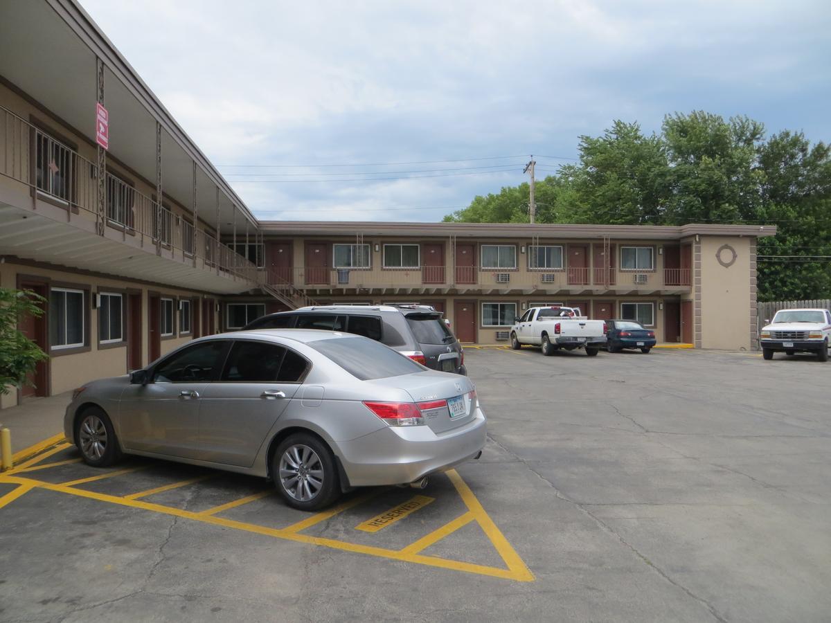 Deluxe Inn/Extended Stay - Council Bluffs Carter Lake Dış mekan fotoğraf