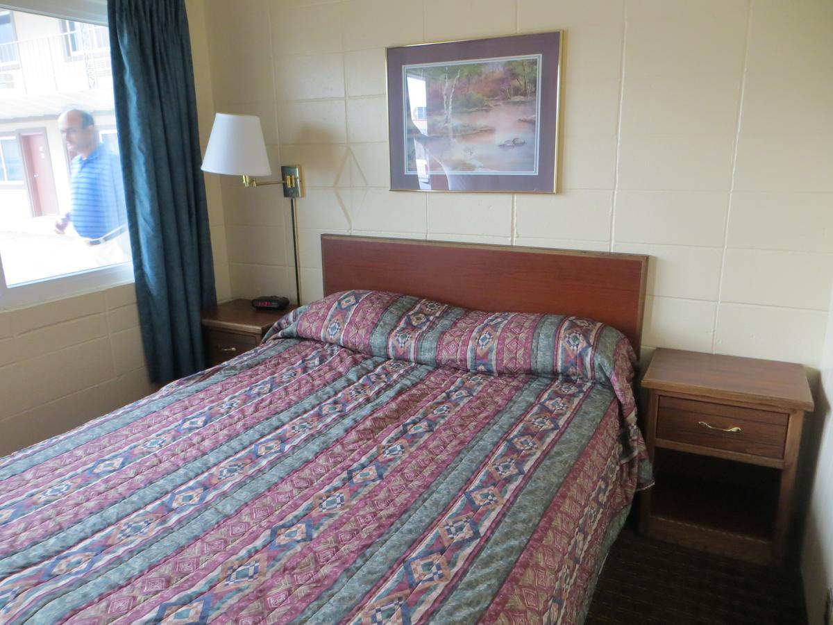 Deluxe Inn/Extended Stay - Council Bluffs Carter Lake Oda fotoğraf
